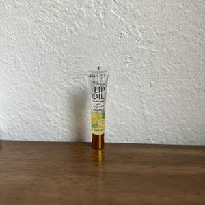 Lemon lip oil